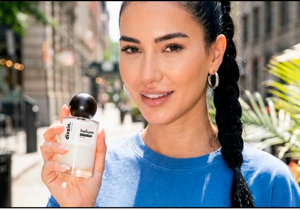 How to apply perfume correctly so it lasts all day