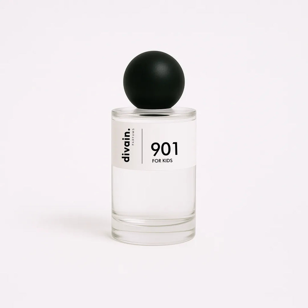 Equivalent cologne bottle for boys and girls, divain.901