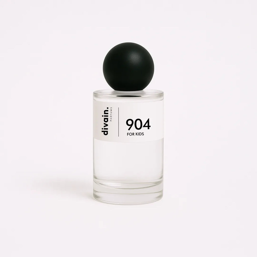 Equivalent cologne bottle for boys and girls, divain.904