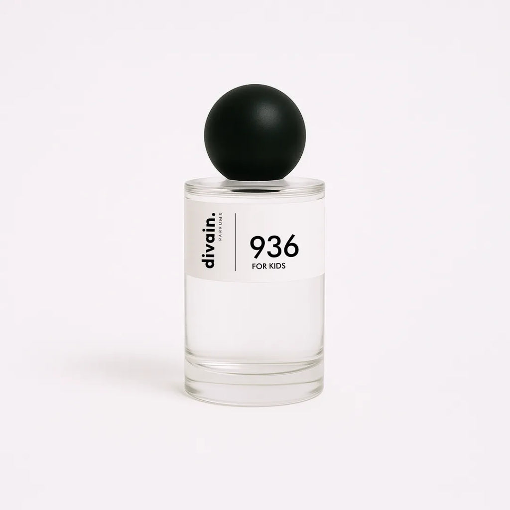 Equivalent cologne bottle for boys and girls, divain.936