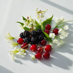 Blackcurrants, red berries and lily represent the olfactory notes of the perfume.