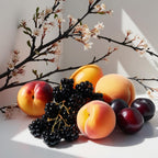 Nectarine, peach, plum and blackcurrants represent the olfactory notes of the perfume.