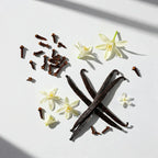 Olfactory notes of the perfume with intense vanilla, spiced clove and white orange blossom.
