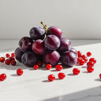 Plum and red berries represent the olfactory notes of the perfume.