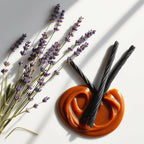 Lavender, licorice and caramel represent the olfactory notes of the perfume.